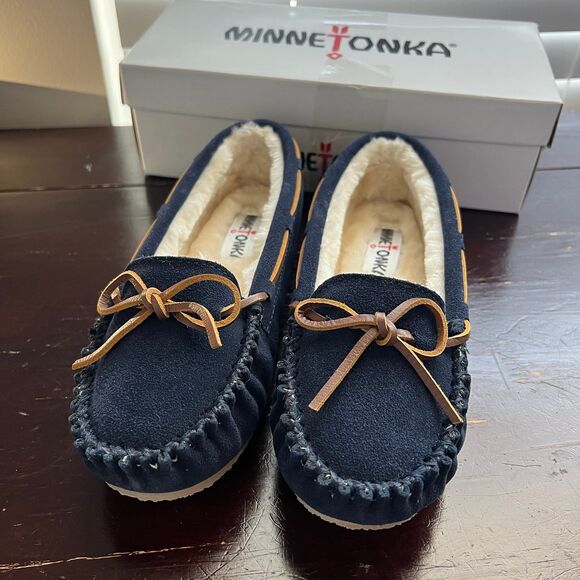 Minnetonka Women's Cally Navy Blue Moccasin Slippers 4014 Size 7 Suede Leather - Picture 1 of 12